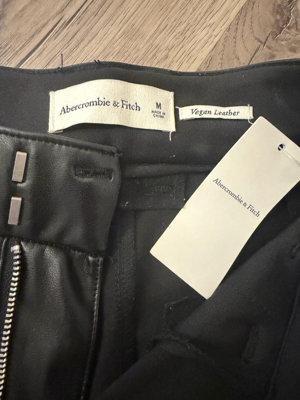 Abercrombie & Fitch Black Vegan Leather Pleated Shorts - Picture 4 of 4